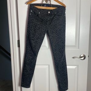 GAP Denim Mid Rise Grey Leopard Print Legging Jeans